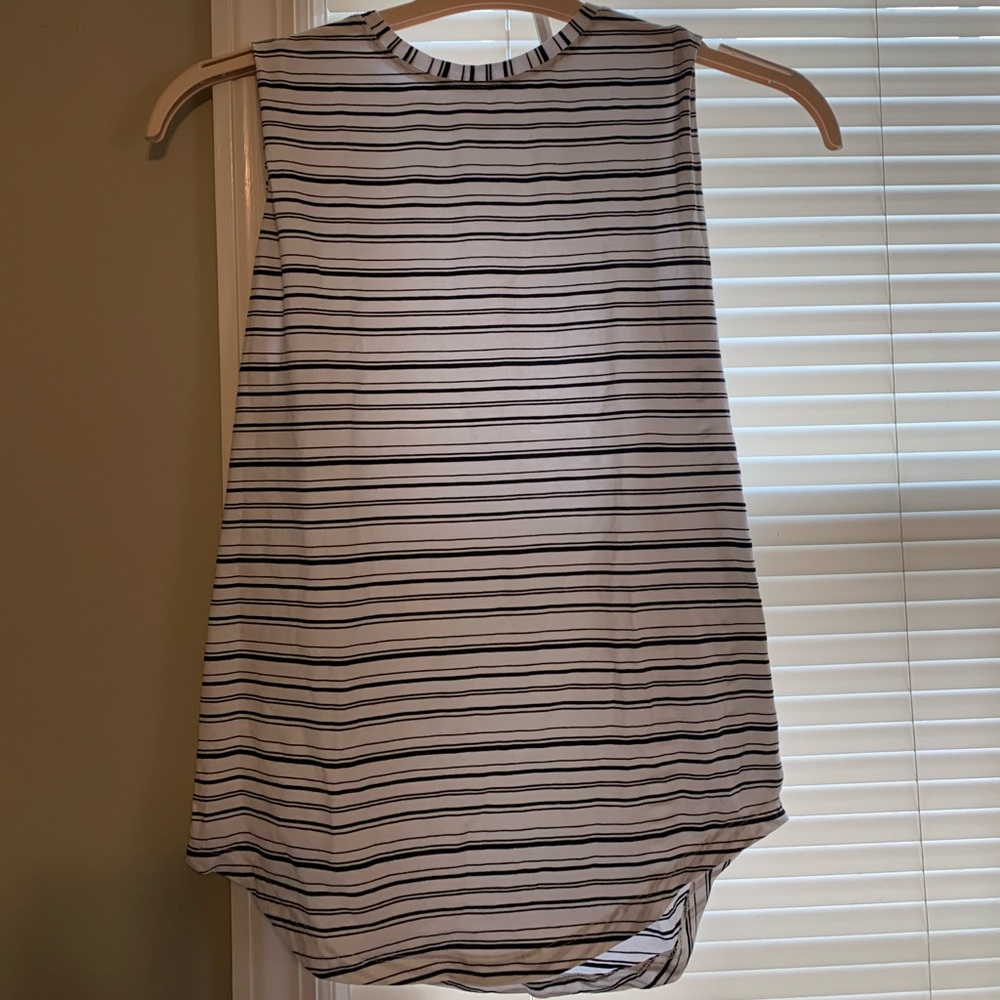 Loose fit lululemon striped tank